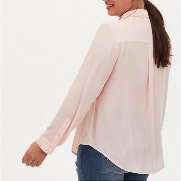 NWOT TORRID LIGHT PINK GEORGETTE EMBELLISHED COLLAR BUTTON FRONT BLOUSE - Picture 5 of 5